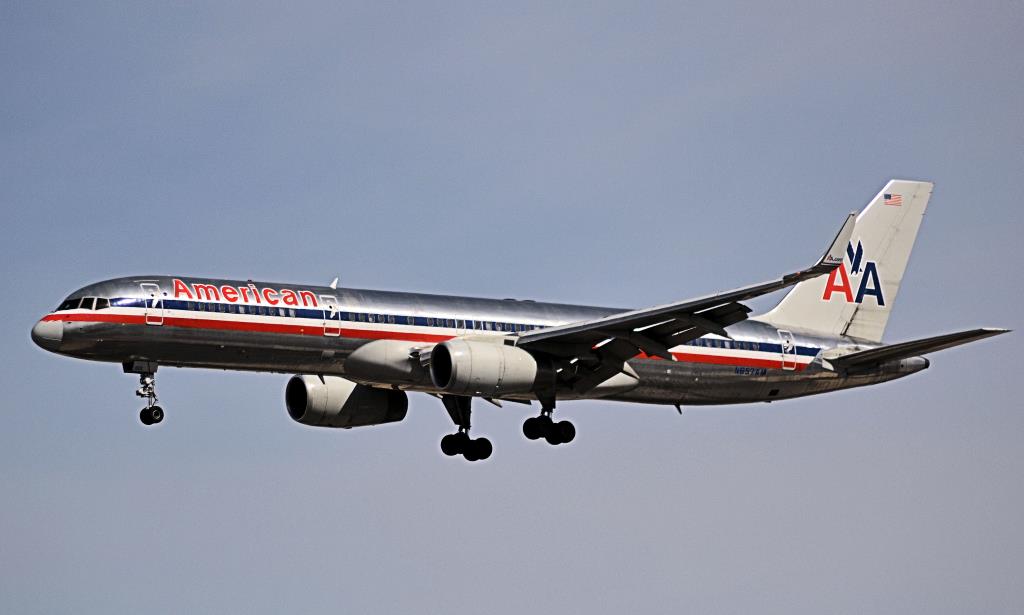 Photo of aircraft N657AM operated by American Airlines