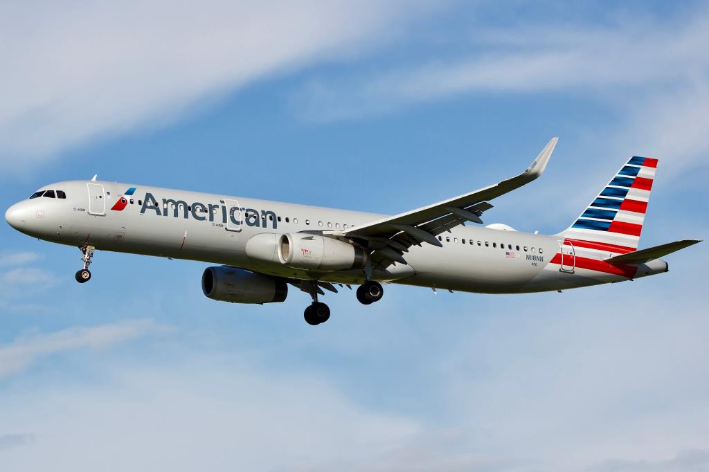 Photo of aircraft N118NN operated by American Airlines