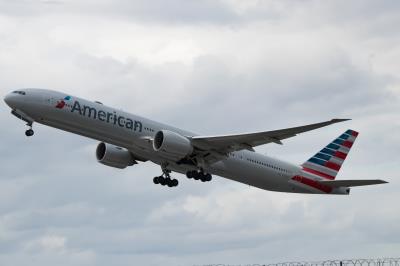 Photo of aircraft N735AT operated by American Airlines