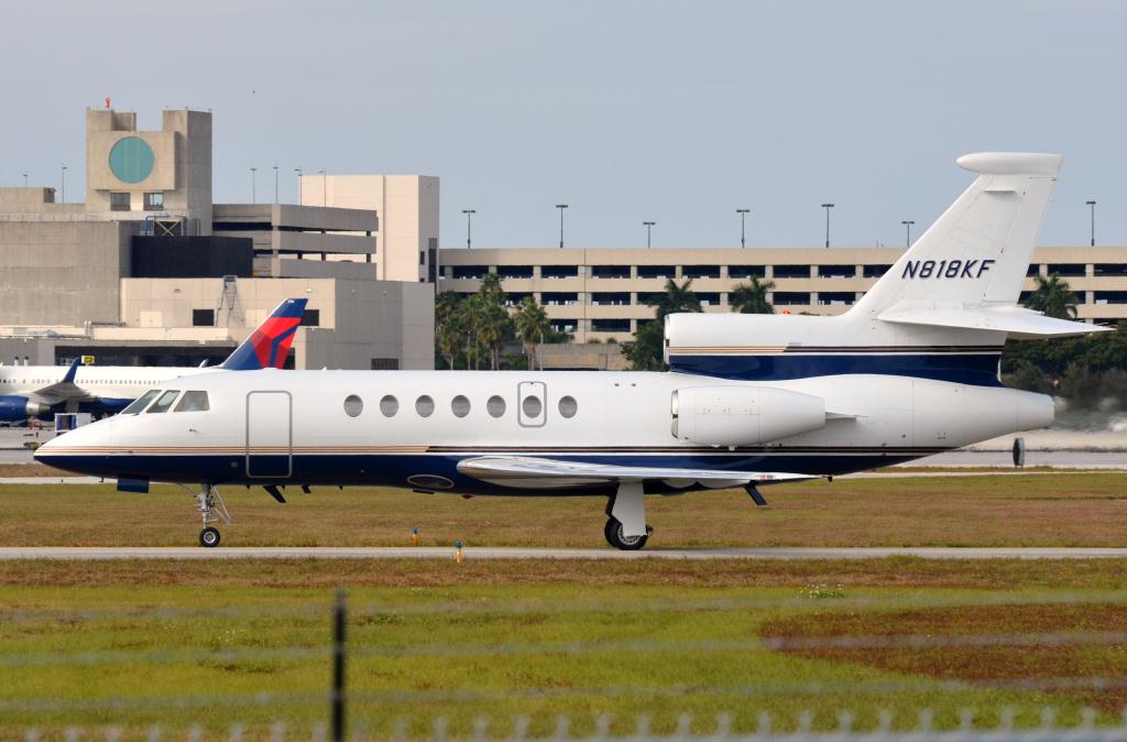 Photo of aircraft N818KF operated by Navigation Management LLC