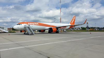 Image of aircraft registration G-UZMB - A A321-251NX(WL) operated by easyJet