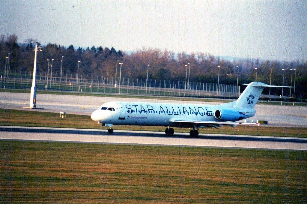 Photo of aircraft OE-LVG operated by Austrian Arrows