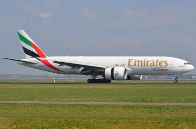 Photo of aircraft A6-EFD operated by Emirates