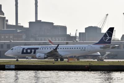 Photo of aircraft SP-LMD operated by LOT - Polish Airlines