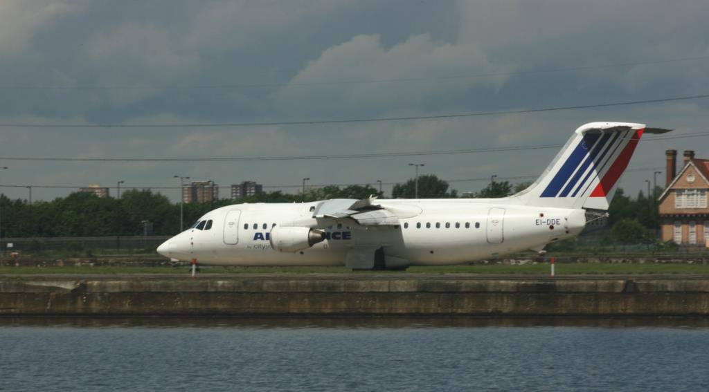 Photo of aircraft EI-DDE operated by Cityjet