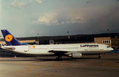 Photo of aircraft D-AIAU operated by Lufthansa