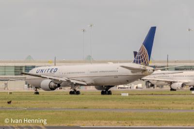 Photo of aircraft N67052 operated by United Airlines