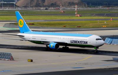 Photo of aircraft UK67004 operated by Uzbekistan Airways