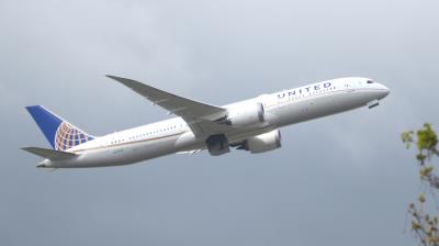 Photo of aircraft N24972 operated by United Airlines