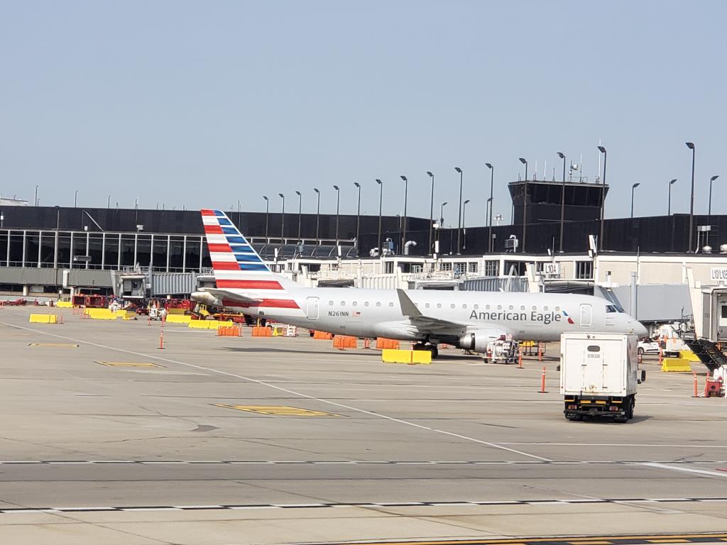 Photo of aircraft N261NN operated by American Eagle