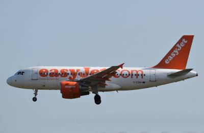 Photo of aircraft G-EZBH operated by easyJet