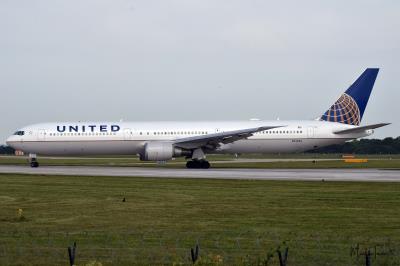 Photo of aircraft N76054 operated by United Airlines