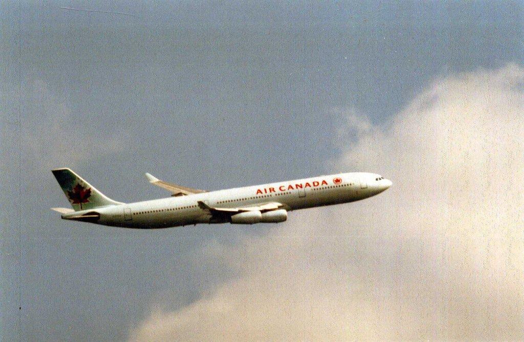 Photo of aircraft C-GDVZ operated by Air Canada