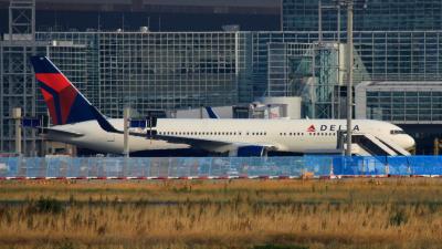 Photo of aircraft N175DN operated by Delta Air Lines