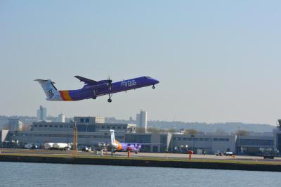 Photo of aircraft G-JECE operated by Flybe