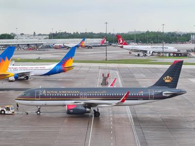 Photo of aircraft JY-AZC operated by Royal Jordanian