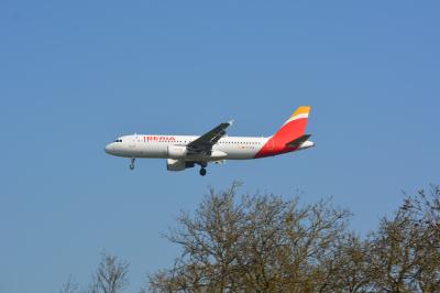 Photo of aircraft EC-LRG operated by Iberia