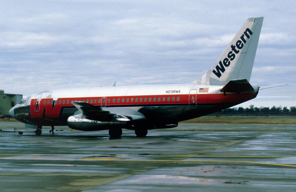 Photo of aircraft N238WA operated by Western Airlines
