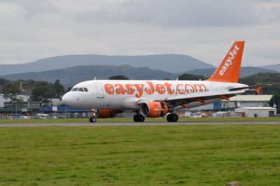 Photo of aircraft G-EZAP operated by easyJet