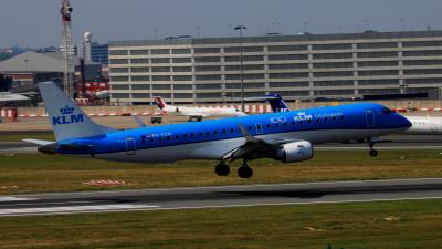Photo of aircraft PH-EZW operated by KLM Cityhopper