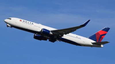 Photo of aircraft N1602 operated by Delta Air Lines