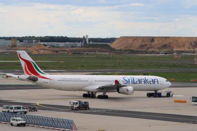 Photo of aircraft 4R-ADE operated by SriLankan Airlines