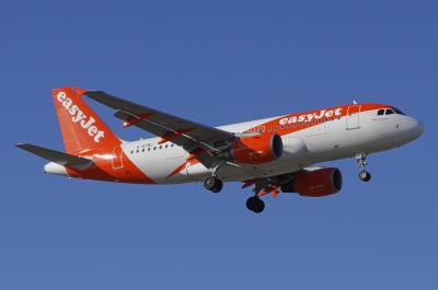 Image of aircraft registration G-EZBC - A A319-111 operated by easyJet