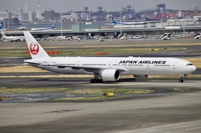 Photo of aircraft JA739J operated by Japan Airlines