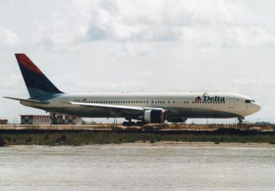 Image of aircraft registration N177DZ - A 767-332(ER)(WL) operated by Delta Air Lines