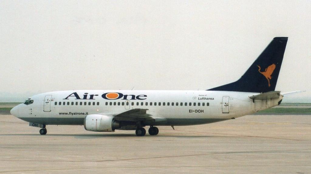 Photo of aircraft EI-DOH operated by Air One