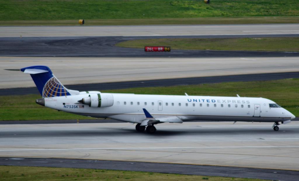 Photo of aircraft N753SK operated by United Express