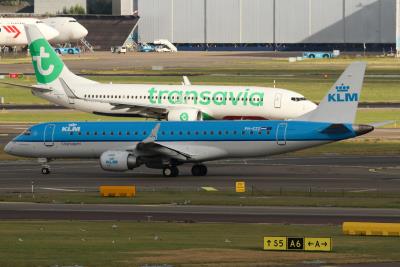 Photo of aircraft PH-EZZ operated by KLM Cityhopper