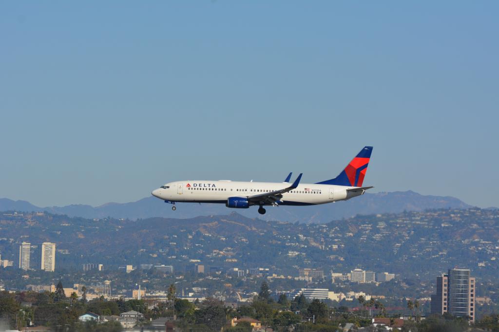 Photo of aircraft N372DA operated by Delta Air Lines