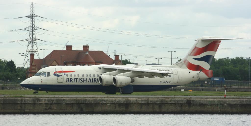 Photo of aircraft G-BZAZ operated by BA Cityflyer