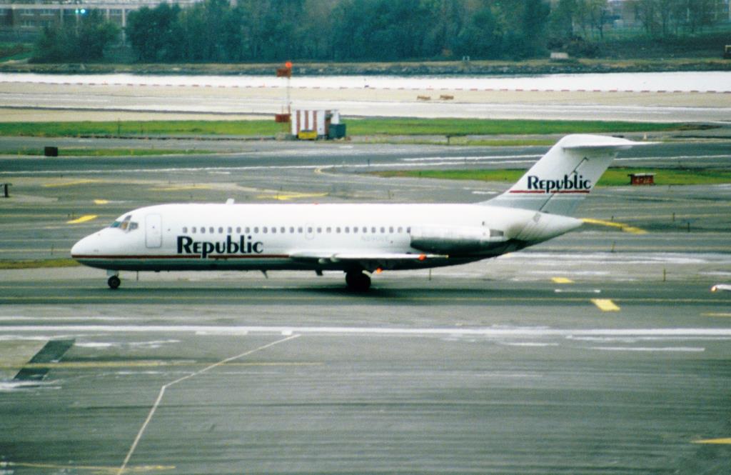 Photo of aircraft N8906E operated by Republic Airways