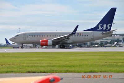 Image of aircraft registration SE-RJX - A 737-76N(WL) operated by SAS Scandinavian Airlines