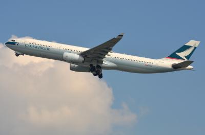 Photo of aircraft B-LAE operated by Cathay Pacific Airways