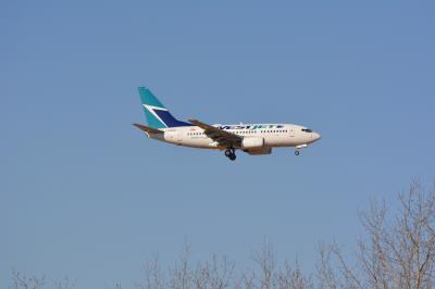 Photo of aircraft C-GWSB operated by WestJet