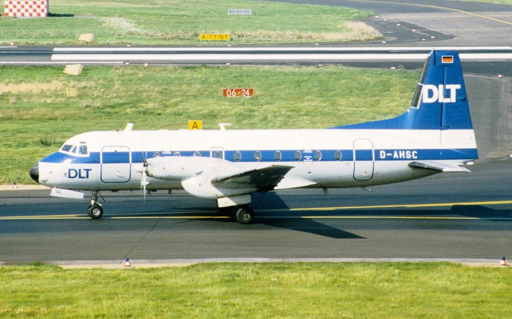 Photo of aircraft D-AHSC operated by DLT