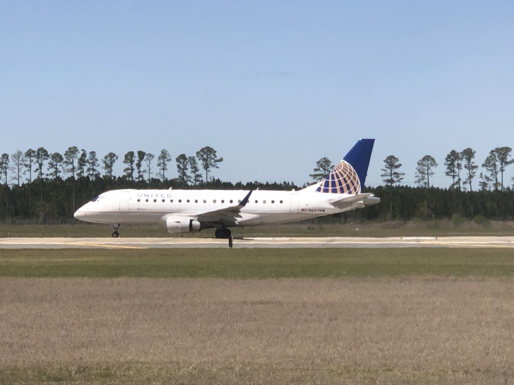Photo of aircraft N657RW operated by United Express