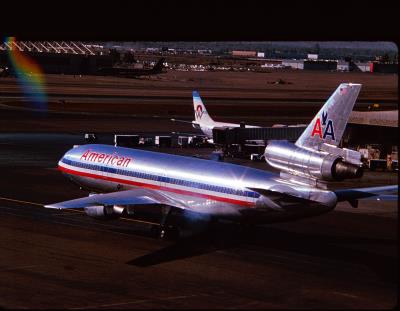 Photo of aircraft N143AA operated by American Airlines