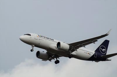 Photo of aircraft D-AINY operated by Lufthansa