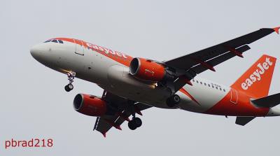 Photo of aircraft G-EZAI operated by easyJet