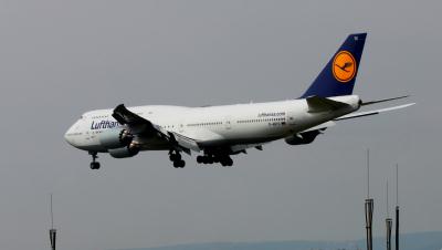 Photo of aircraft D-ABYC operated by Lufthansa