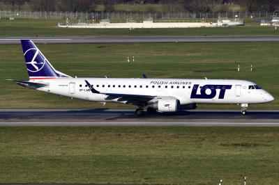 Photo of aircraft SP-LMB operated by LOT - Polish Airlines