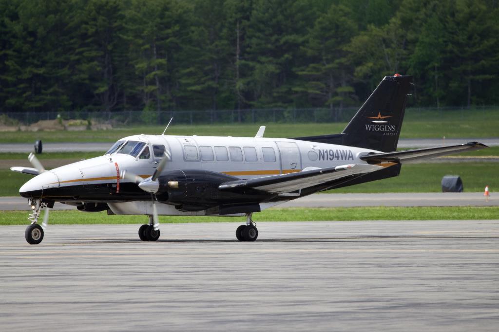 Photo of aircraft N194WA operated by Wiggins Airways