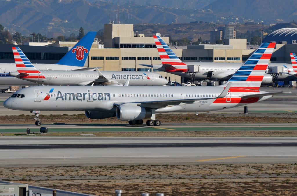 Photo of aircraft N938UW operated by American Airlines