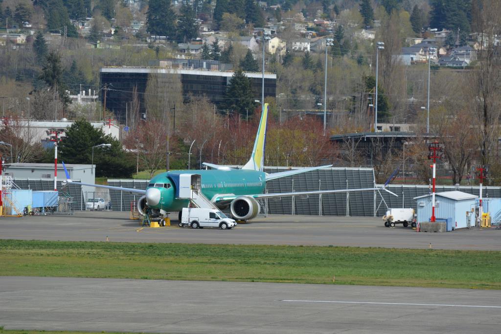 Photo of aircraft N37516 operated by United Airlines