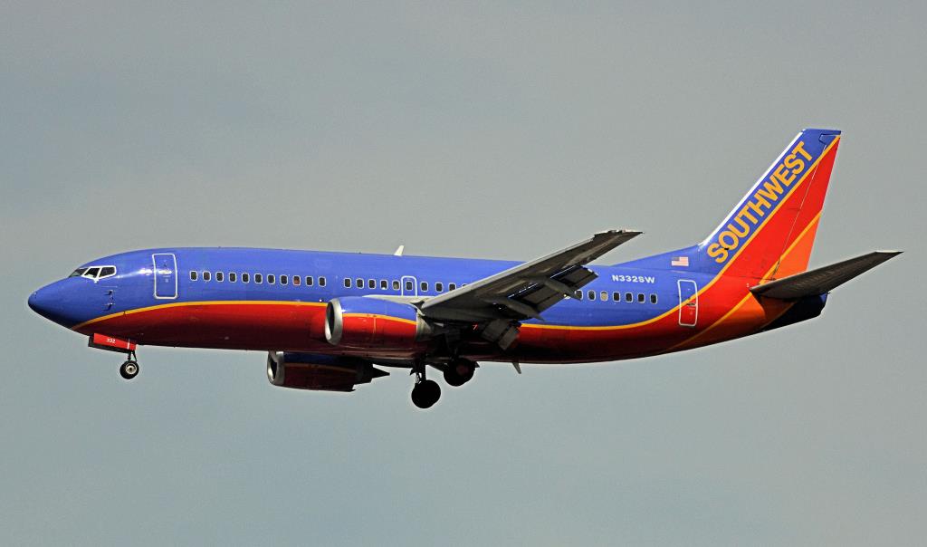Photo of aircraft N332SW operated by Southwest Airlines