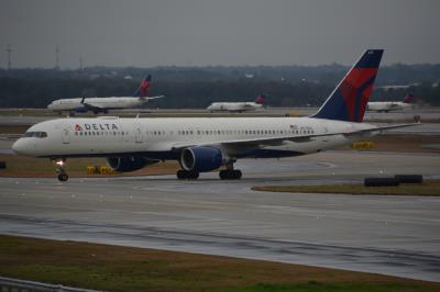 Photo of aircraft N675DL operated by Delta Air Lines